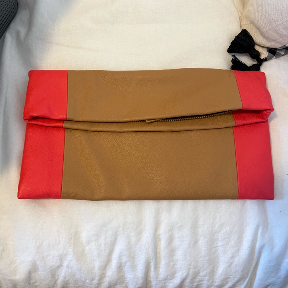 Express tan and coral clutch